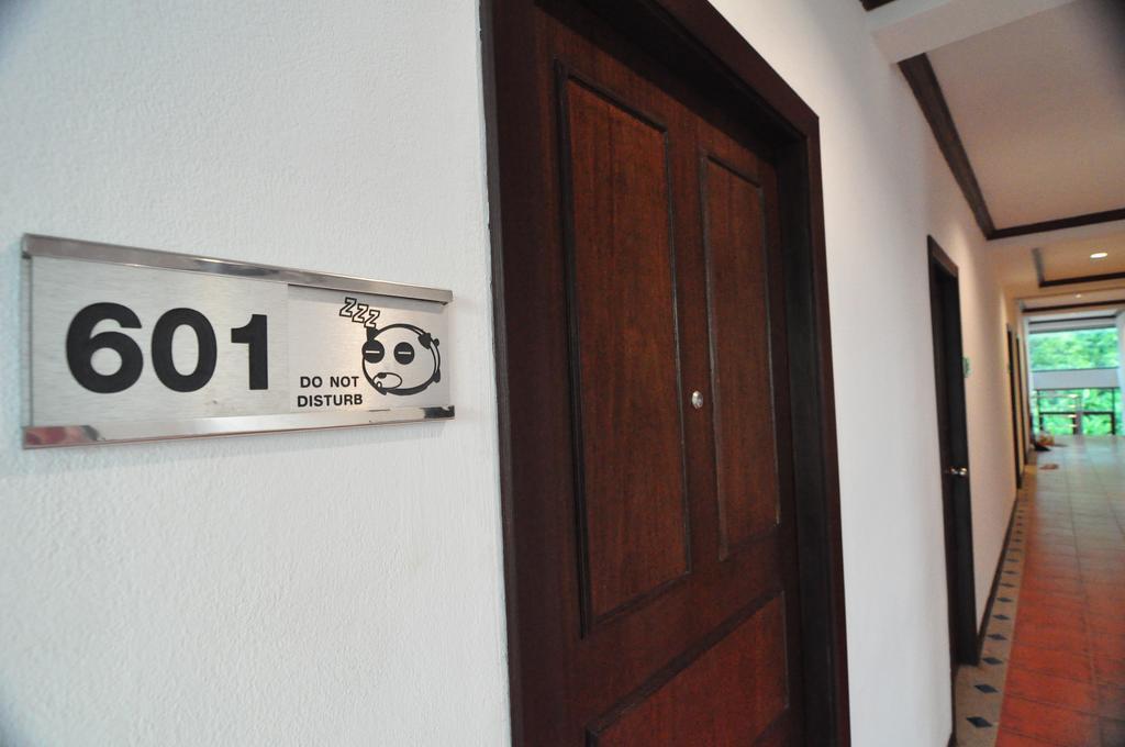 Forty Winks Phuket Hotel Patong Bagian luar foto