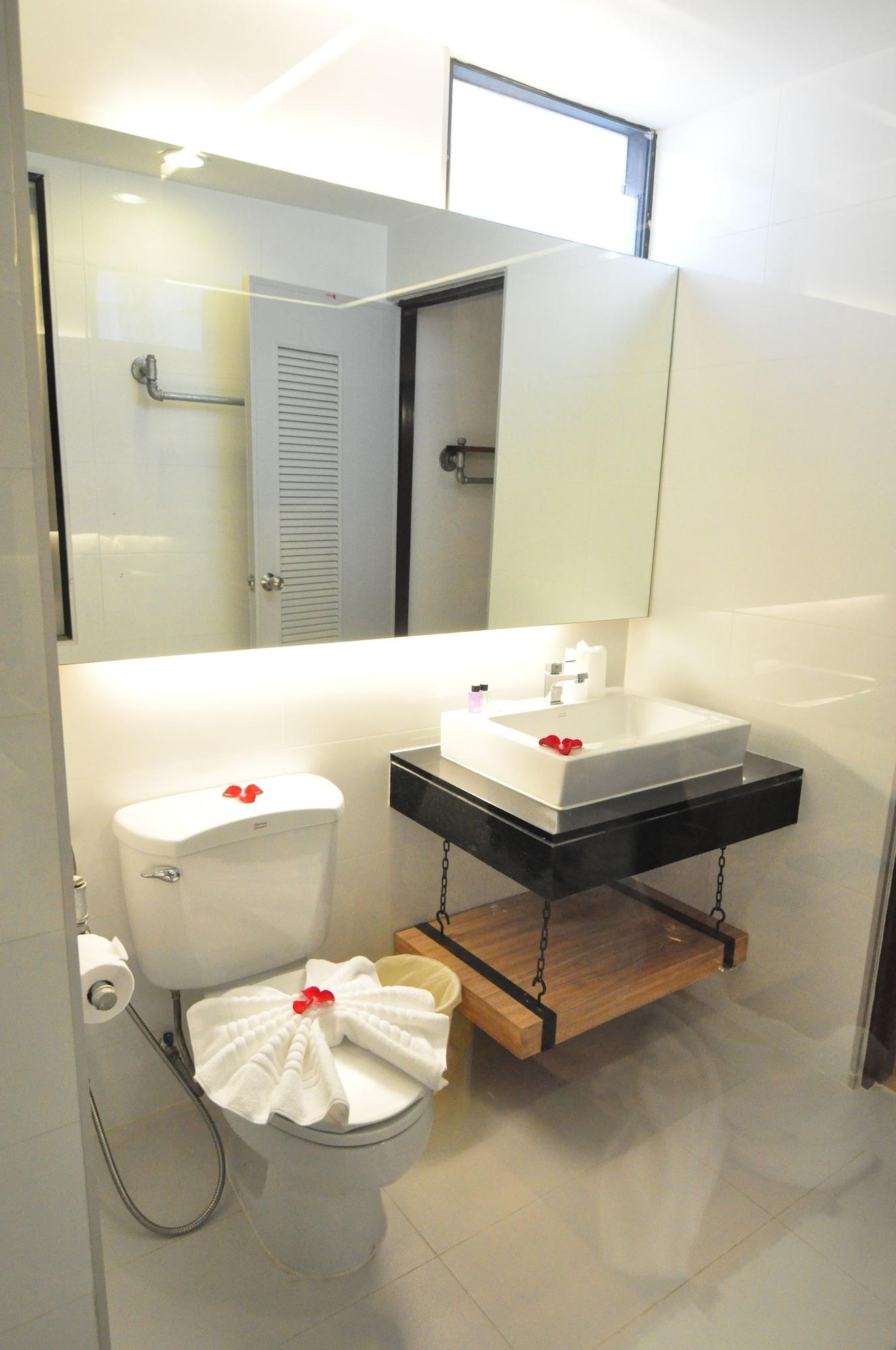 Forty Winks Phuket Hotel Patong Bagian luar foto