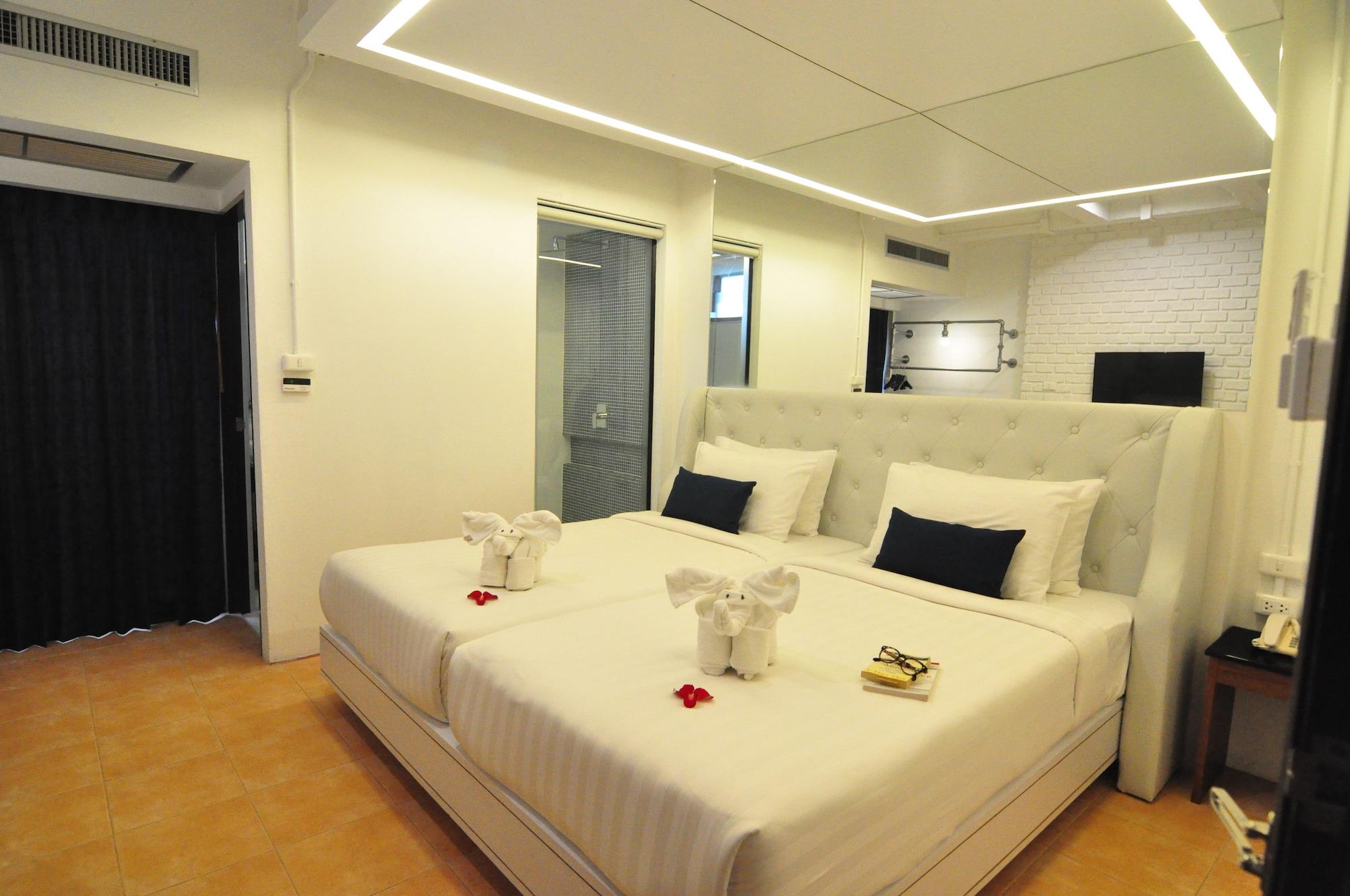 Forty Winks Phuket Hotel Patong Bagian luar foto