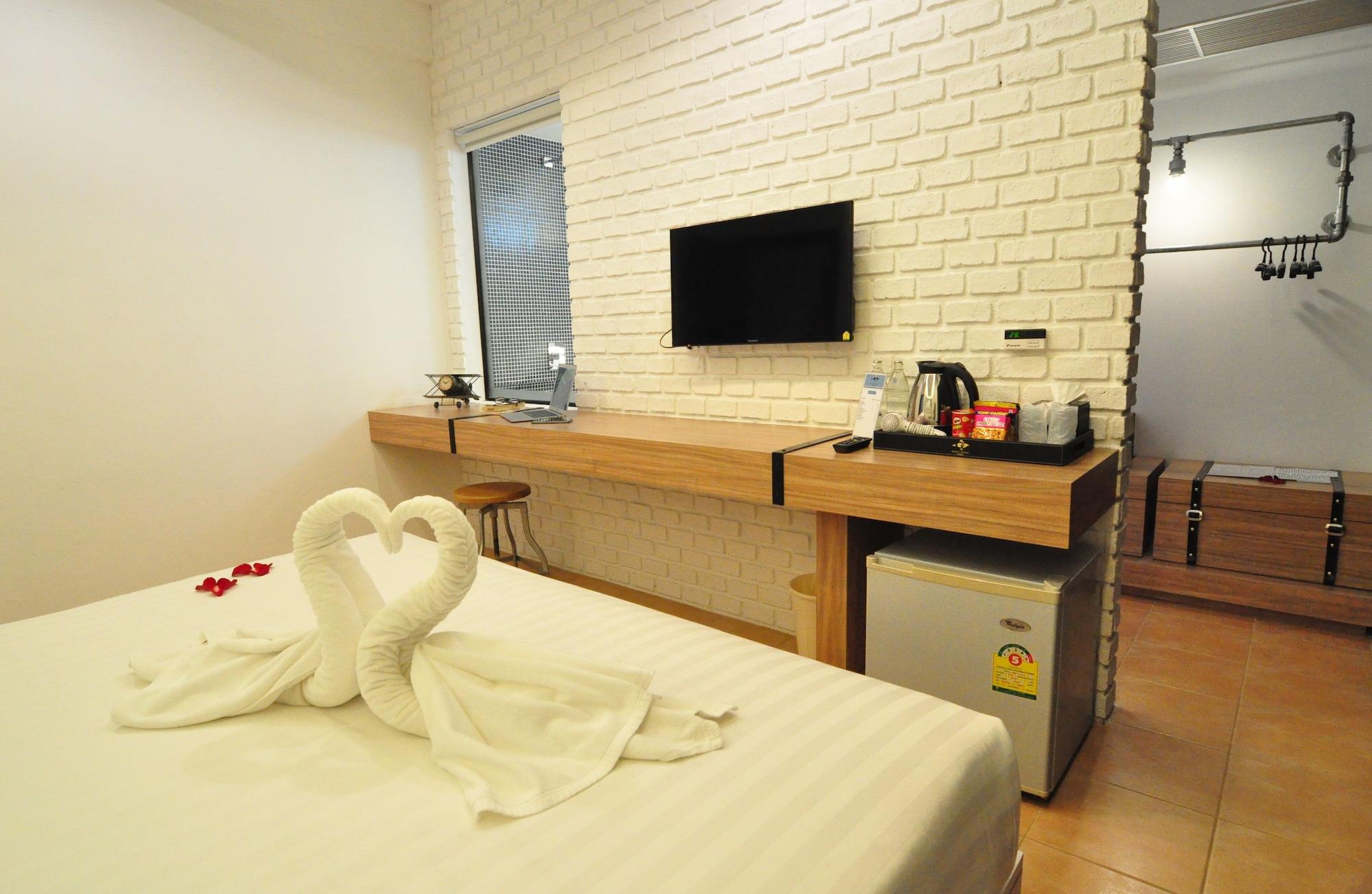 Forty Winks Phuket Hotel Patong Bagian luar foto