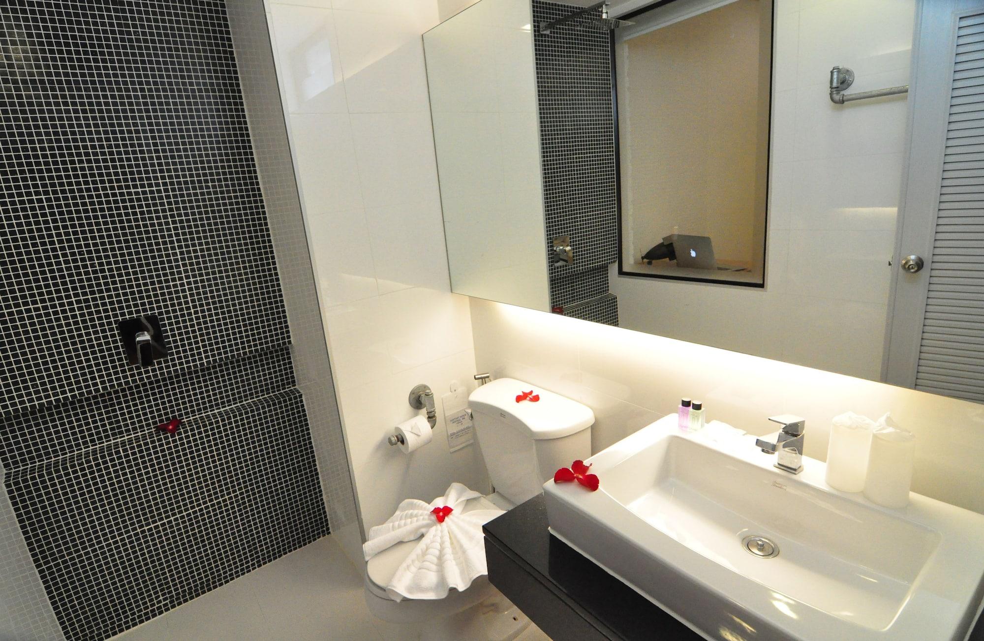 Forty Winks Phuket Hotel Patong Bagian luar foto