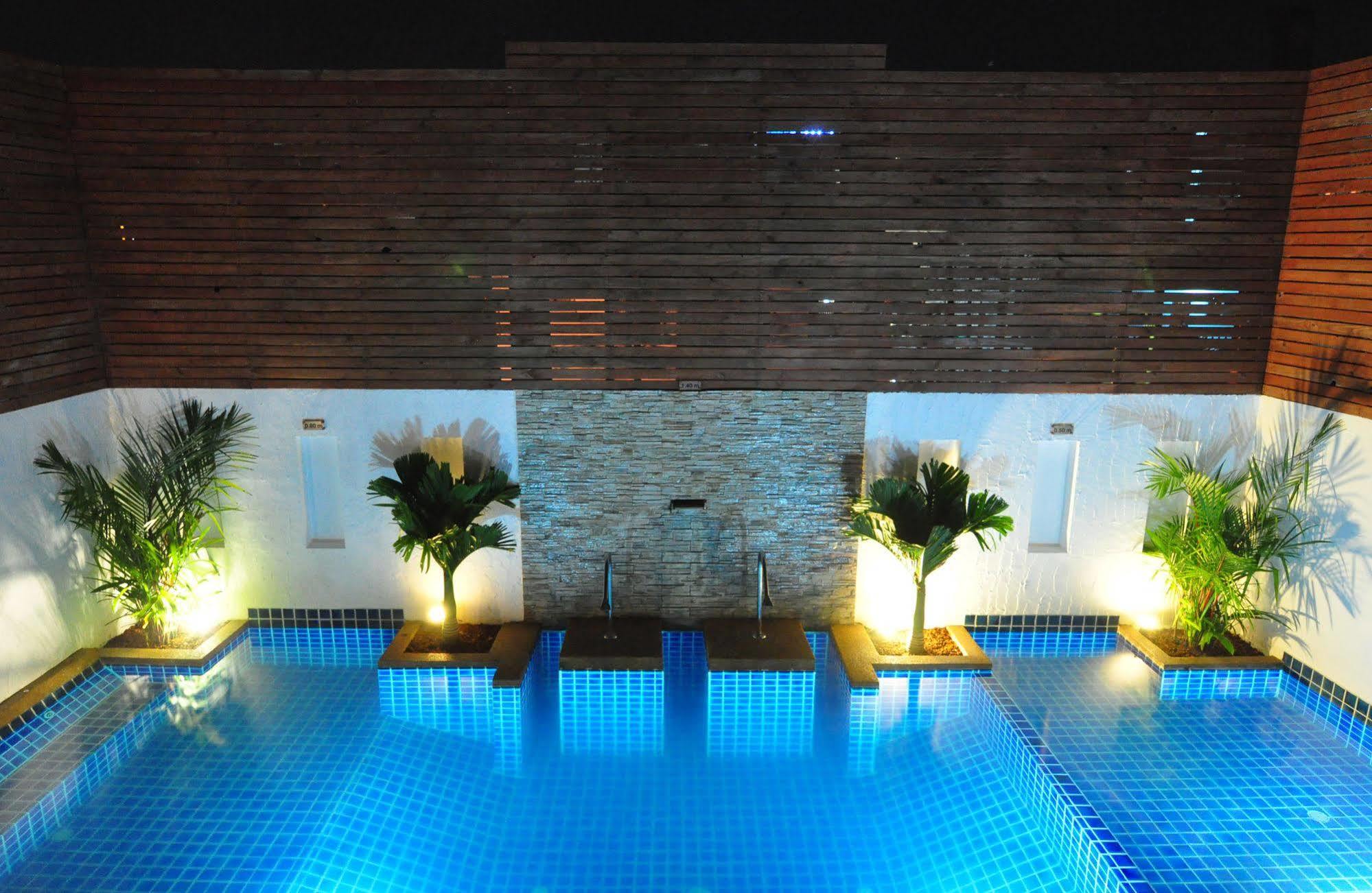 Forty Winks Phuket Hotel Patong Bagian luar foto